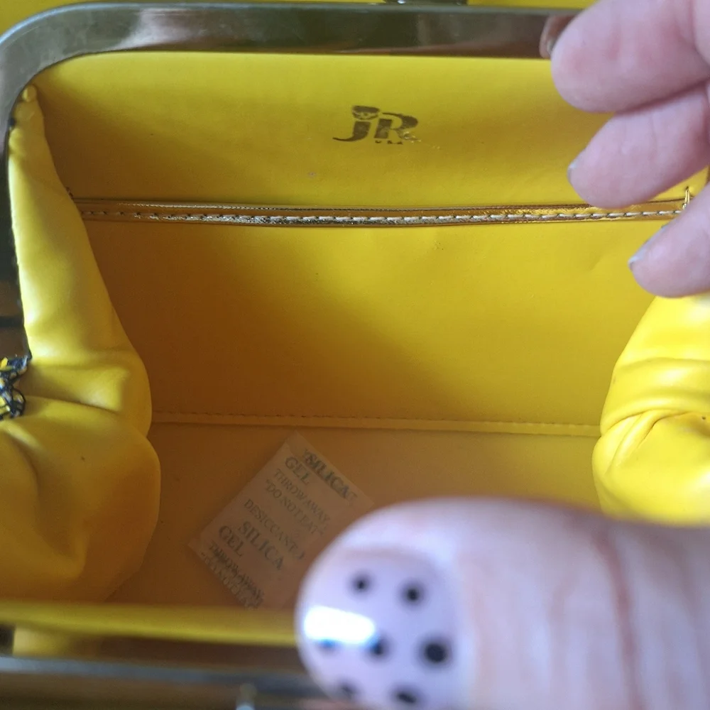 Vintage 60's Preloved Yellow Handbag with Plastic Handles - Picture 3 of 7